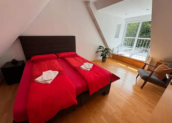 Messe, Uniklinikum, Grugapark - Charmante Wohnung Mit Dachterrasse In Guter Lage
